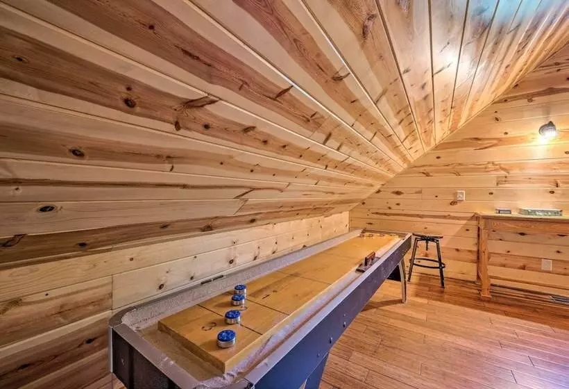 Creekside Broken Bow Cabin W/ Hot Tub & Fire Pit!