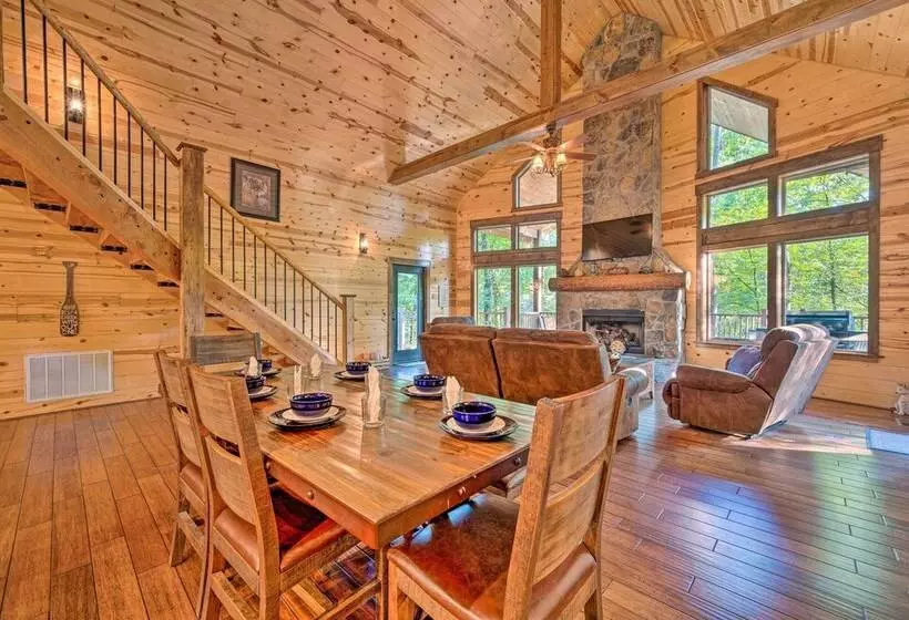 Creekside Broken Bow Cabin W/ Hot Tub & Fire Pit!