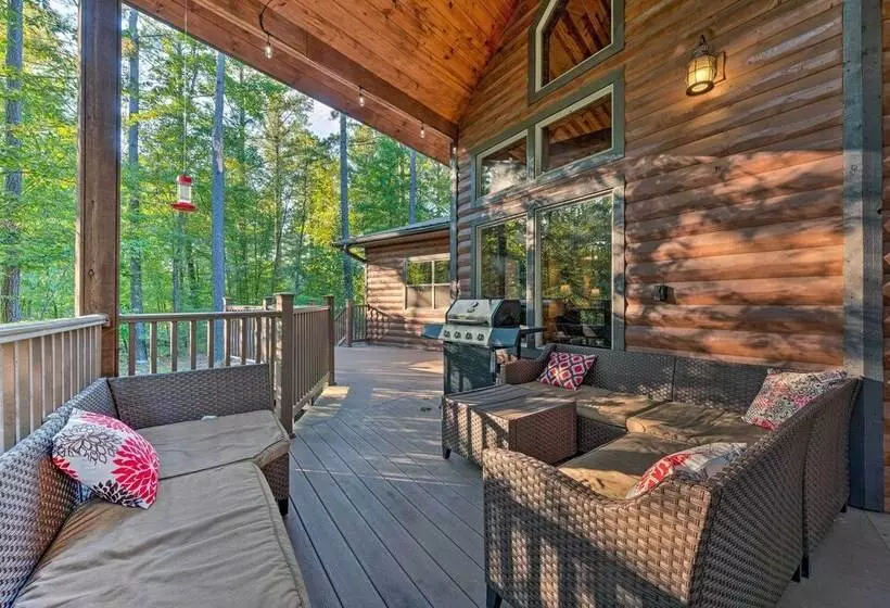 Creekside Broken Bow Cabin W/ Hot Tub & Fire Pit!
