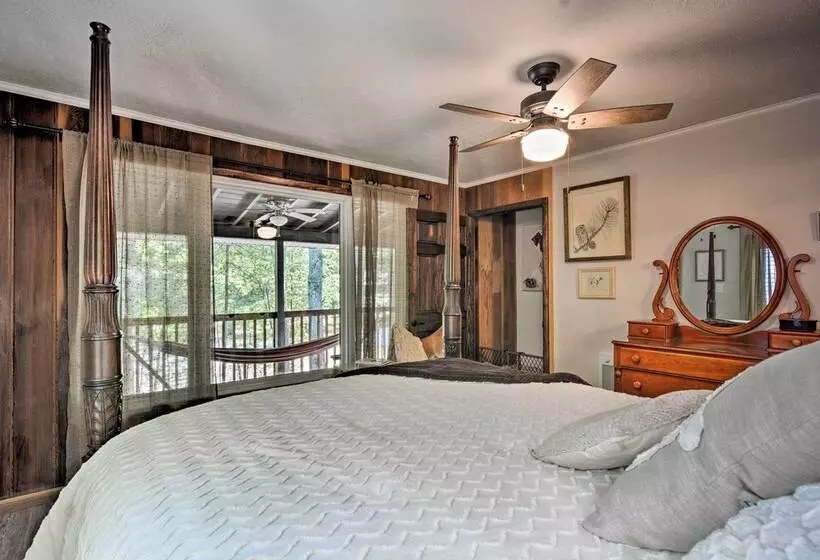 Dog Friendly Home Near Crystal Mtn & Outdoor Rec!