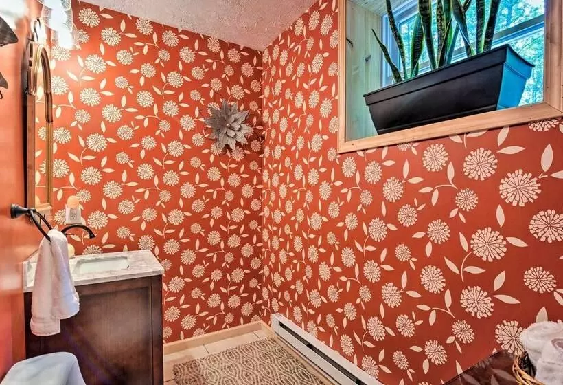 Dog Friendly Home Near Crystal Mtn & Outdoor Rec!