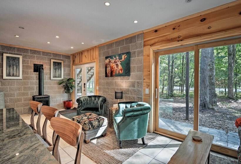 Dog Friendly Home Near Crystal Mtn & Outdoor Rec!