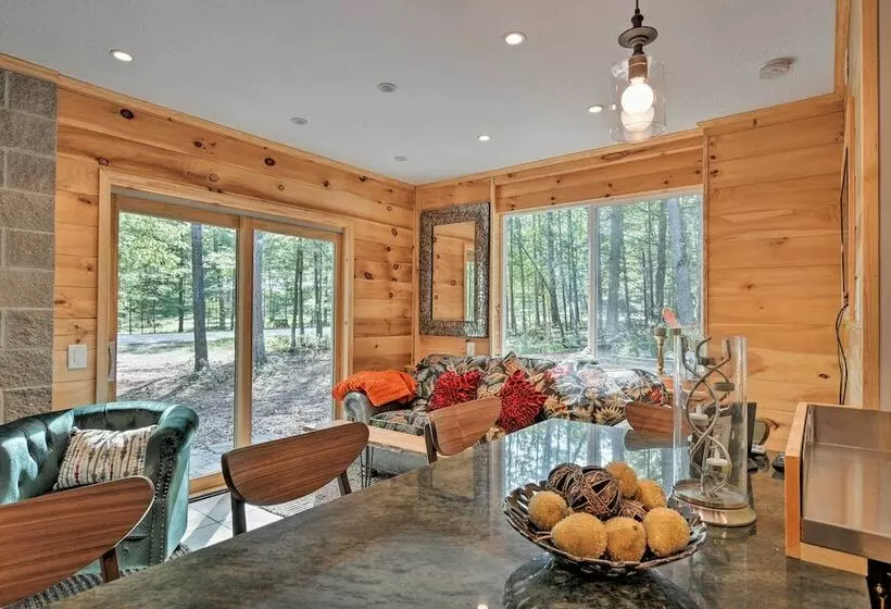 Dog Friendly Home Near Crystal Mtn & Outdoor Rec!