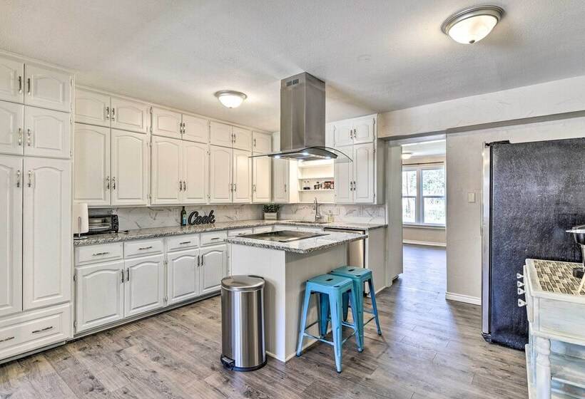 1 Mi To At&t Stadium: Downtown Arlington Home