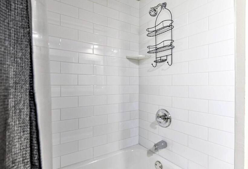 1 Mi To At&t Stadium: Downtown Arlington Home