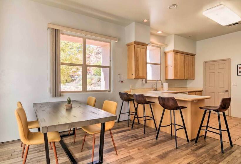 Dreamcatcher Cliffs Home Near Dtwn Kanab!