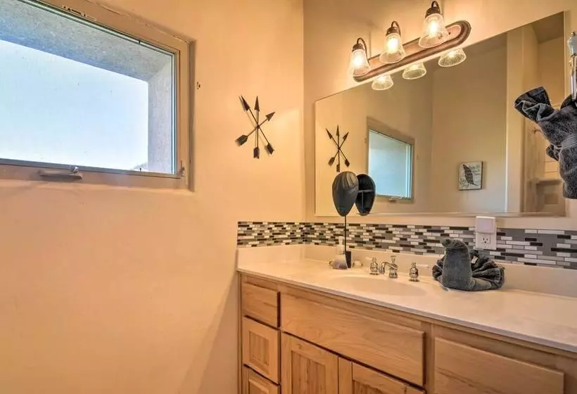 Dreamcatcher Cliffs Home  Near Dtwn Kanab!