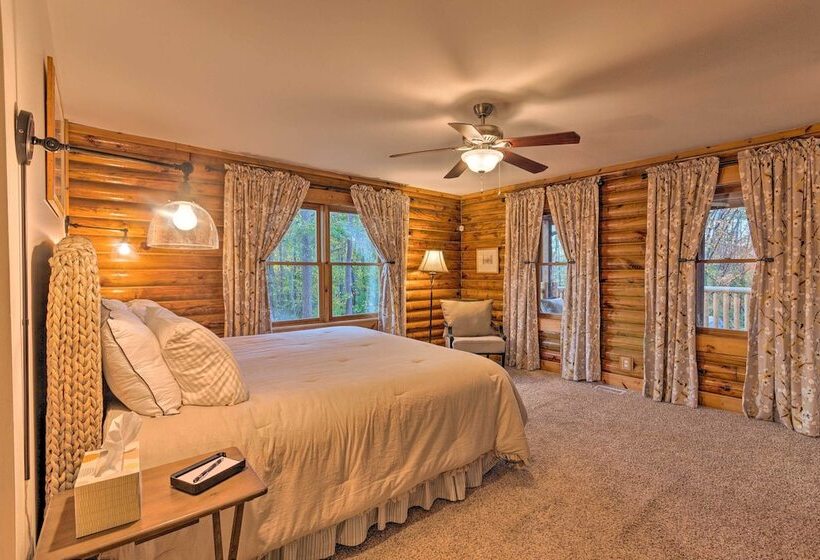 Blue Ridge Mtn Cabin Near Hiking & Biking Trails!
