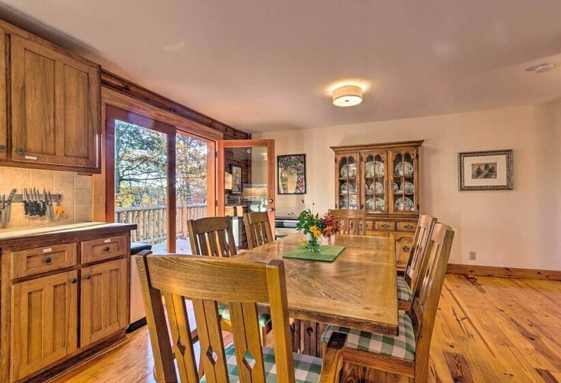 Blue Ridge Mtn Cabin Near Hiking & Biking Trails!