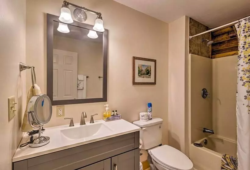 Blue Ridge Mtn Cabin Near Hiking & Biking Trails!