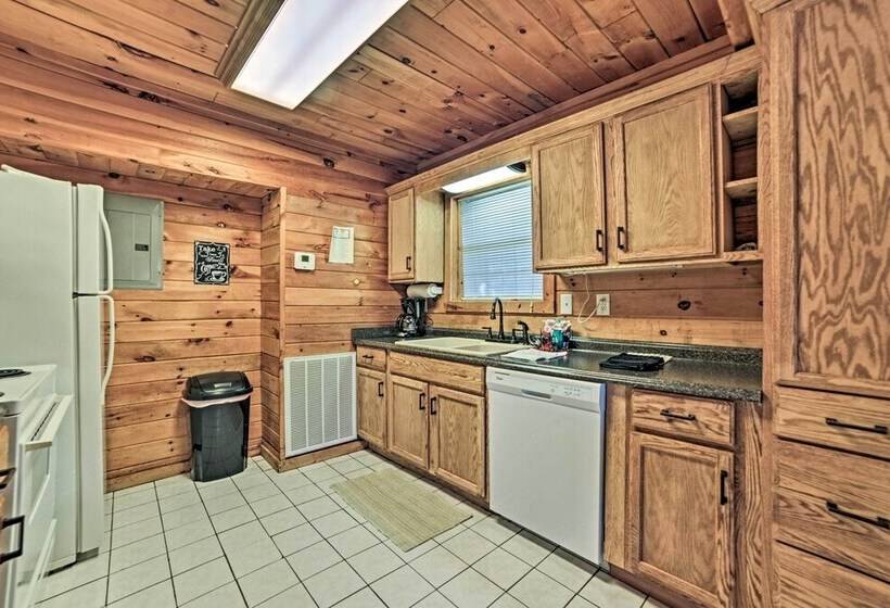 Group Friendly Cabin On Kentucky Lake!