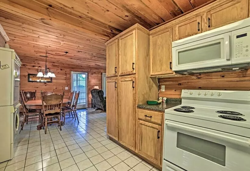 Group Friendly Cabin On Kentucky Lake!