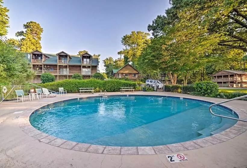 Group Friendly Cabin On Kentucky Lake!