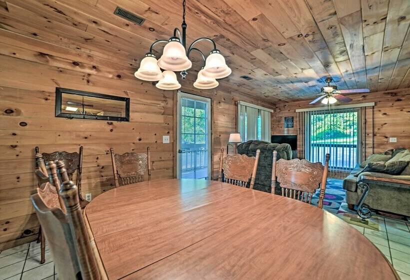 Group Friendly Cabin On Kentucky Lake!