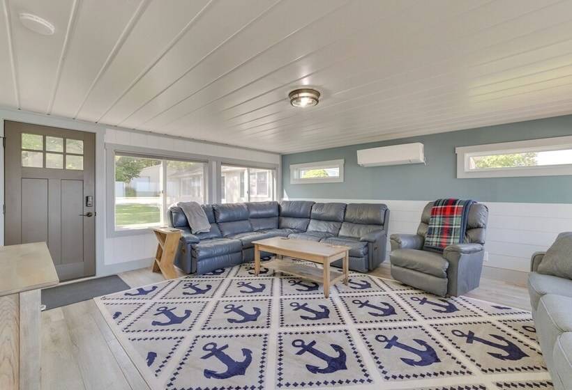 Higgins Lake House & Bunkhouse With Private Dock!