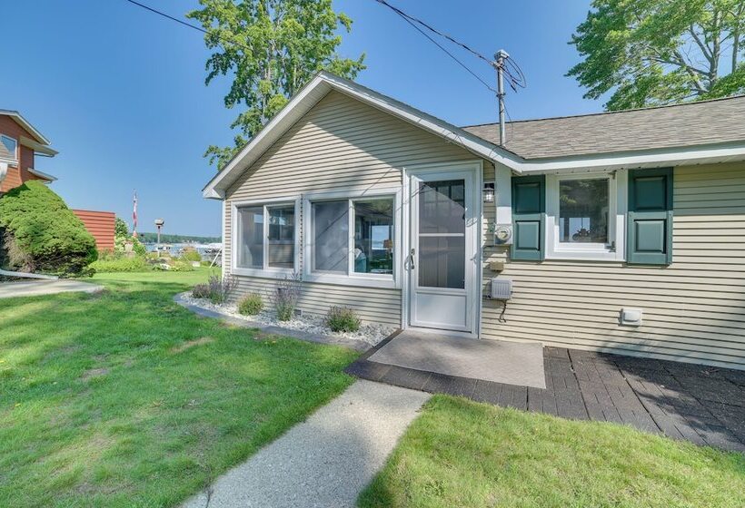 Higgins Lake House & Bunkhouse With Private Dock!