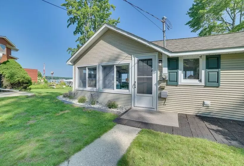 Higgins Lake House & Bunkhouse With Private Dock!