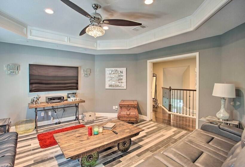 Highland Village House: Creek Access & Boat!