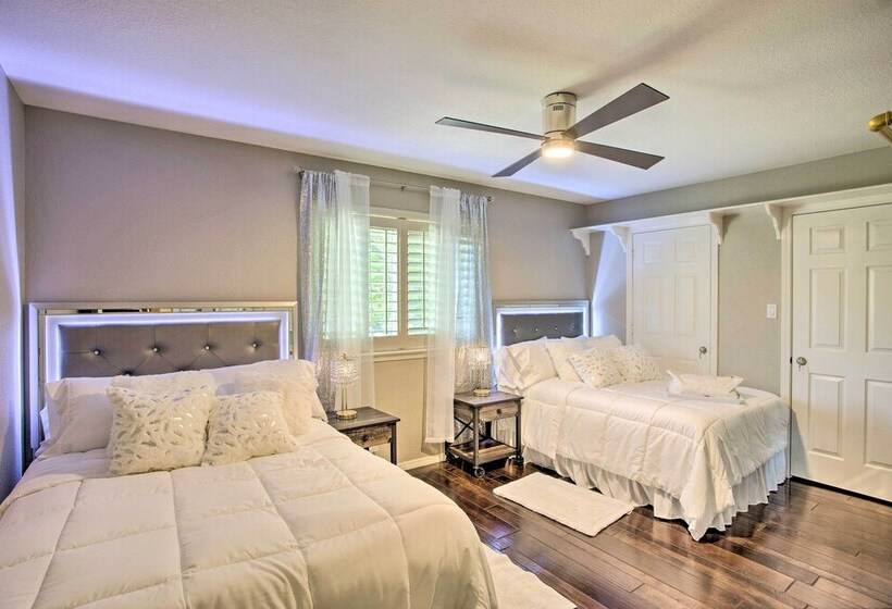 Highland Village House: Creek Access & Boat!