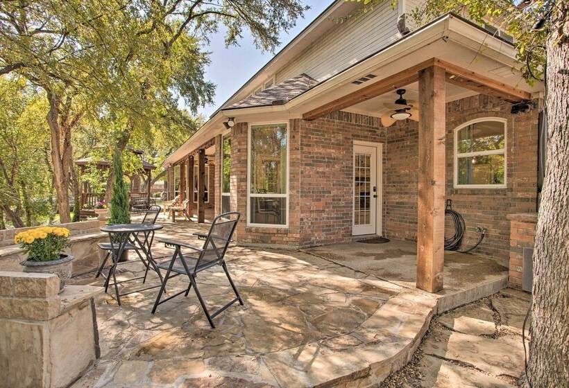 Highland Village House: Creek Access & Boat!