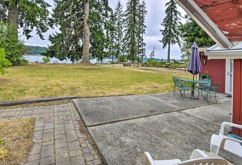 Historic Belfair Cabin Abode On The Hood Canal!