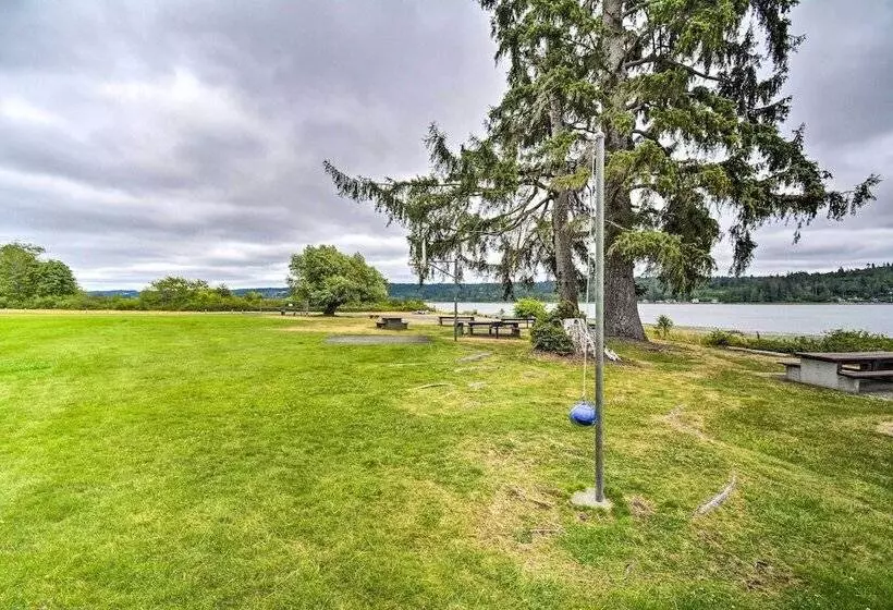 Historic Belfair Cabin Abode On The Hood Canal!