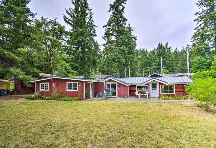 Historic Belfair Cabin Abode On The Hood Canal!