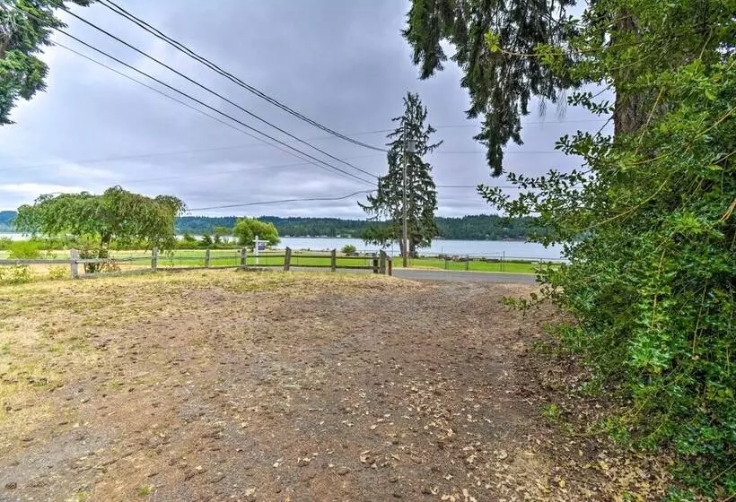 Historic Belfair Cabin Abode On The Hood Canal!