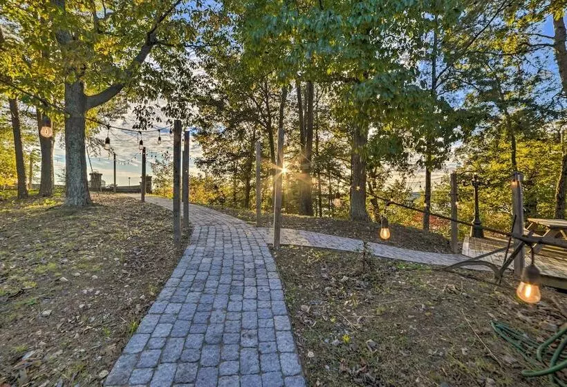 Historic Cabin W/ Stunning Kentucky Lake View
