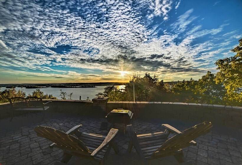 Historic Cabin W/ Stunning Kentucky Lake View