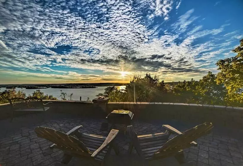 Historic Cabin W/ Stunning Kentucky Lake View