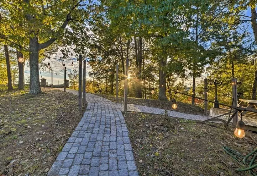 Historic Cabin W/ Stunning Kentucky Lake View