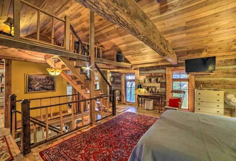 Historic Cabin W/ Stunning Kentucky Lake View