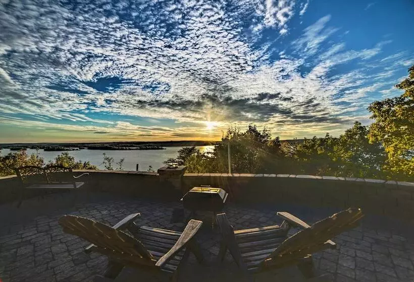 Historic Cabin W/ Stunning Kentucky Lake View