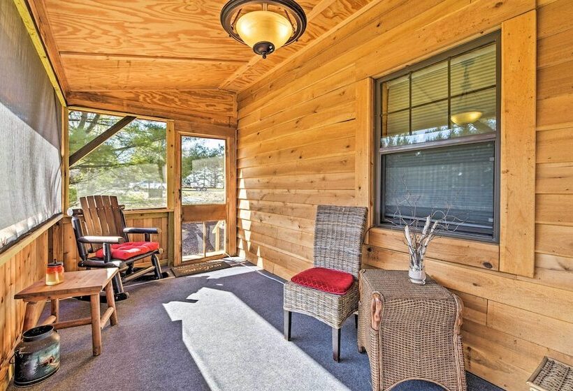 Honey House Cabin A Quiet Countryside Retreat!