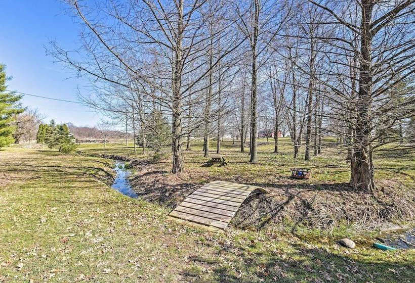 Honey House Cabin A Quiet Countryside Retreat!