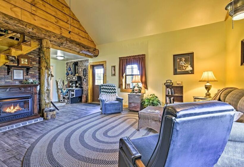 Honey House Cabin A Quiet Countryside Retreat!