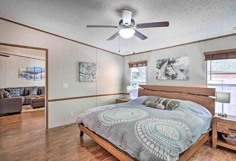 Hot Tub & Fire Pit At Luxe Blue Ridge Bungalow