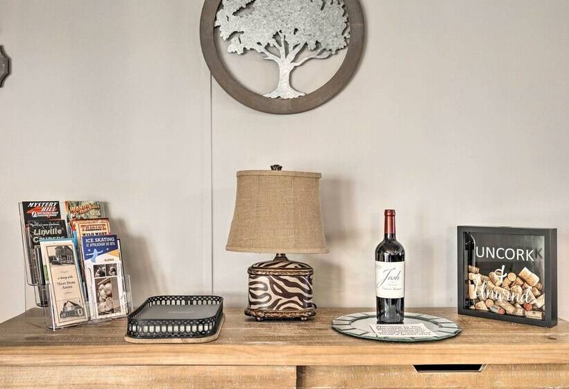 Hot Tub & Fire Pit At Luxe Blue Ridge Bungalow