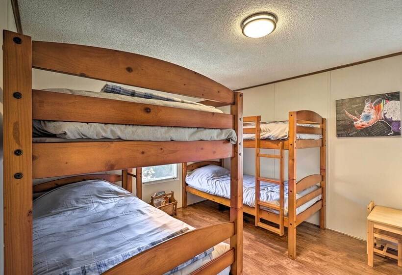 Hot Tub & Fire Pit At Luxe Blue Ridge Bungalow