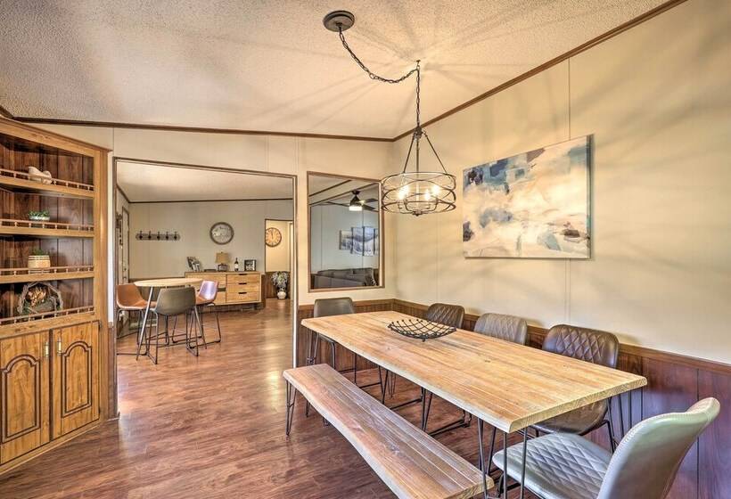 Hot Tub & Fire Pit At Luxe Blue Ridge Bungalow