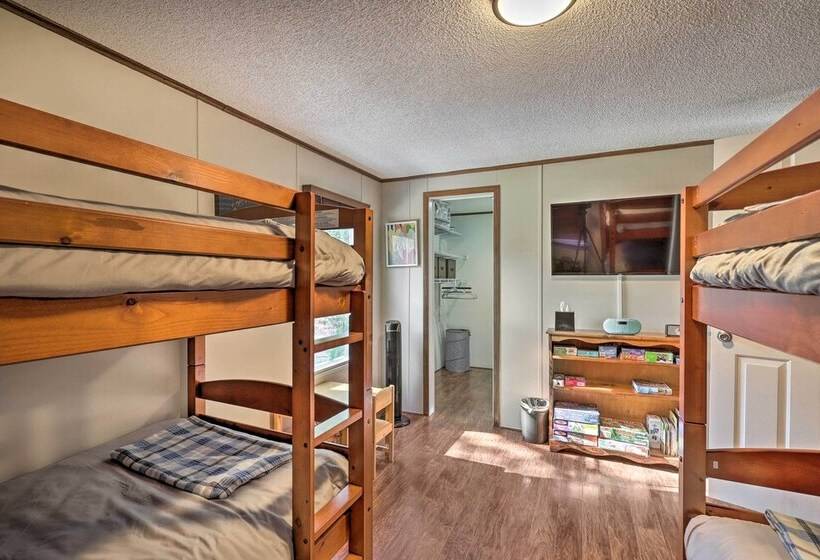 Hot Tub & Fire Pit At Luxe Blue Ridge Bungalow