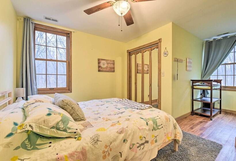 Huge Family Home W/ Pool 13 Mi To Lake Michigan!