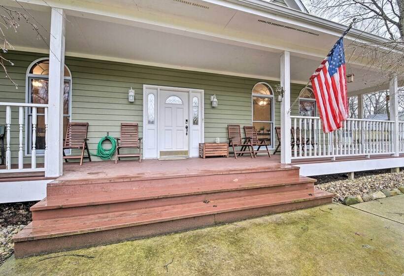 Huge Family Home W/ Pool   13 Mi To Lake Michigan!