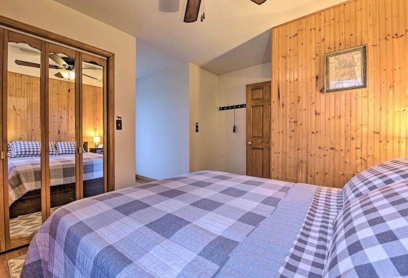 Huge Family Home W/ Pool 13 Mi To Lake Michigan!