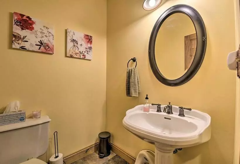 Huge Family Home W/ Pool   13 Mi To Lake Michigan!