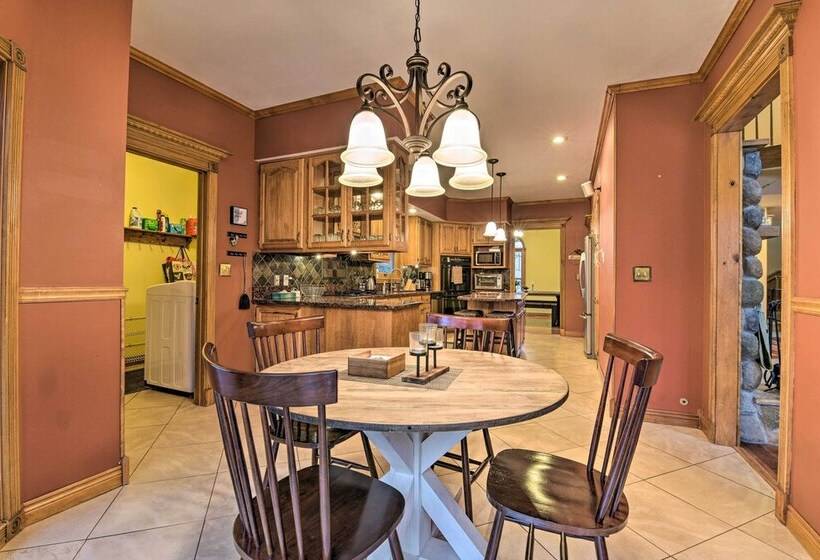 Huge Family Home W/ Pool   13 Mi To Lake Michigan!