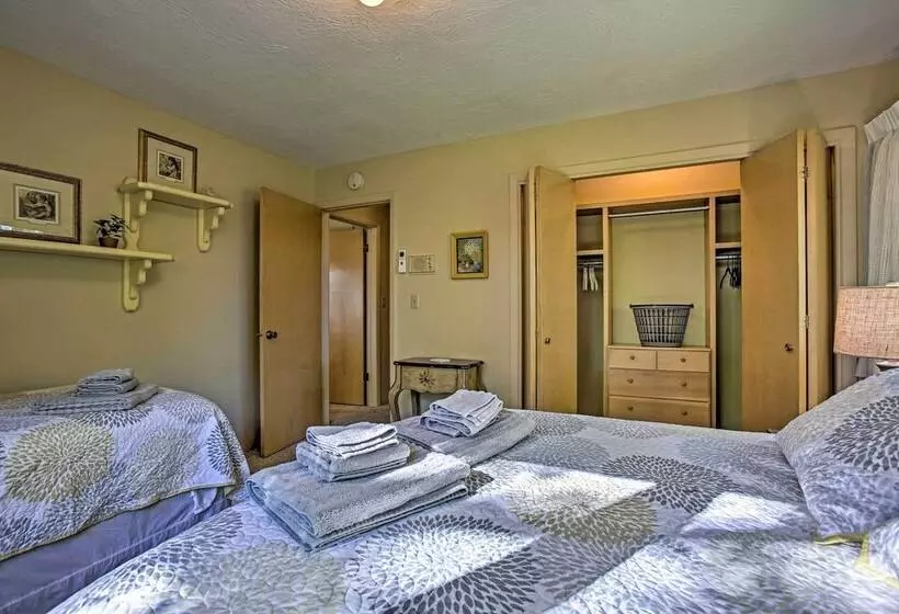 Game Room & Deck: Spacious Traverse City Home!