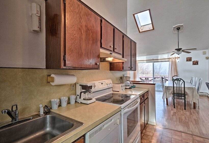 Lake Harmony Home W/ Community Beach Access