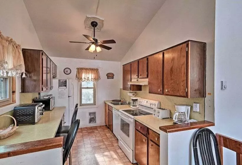 Lake Harmony Home W/ Community Beach Access